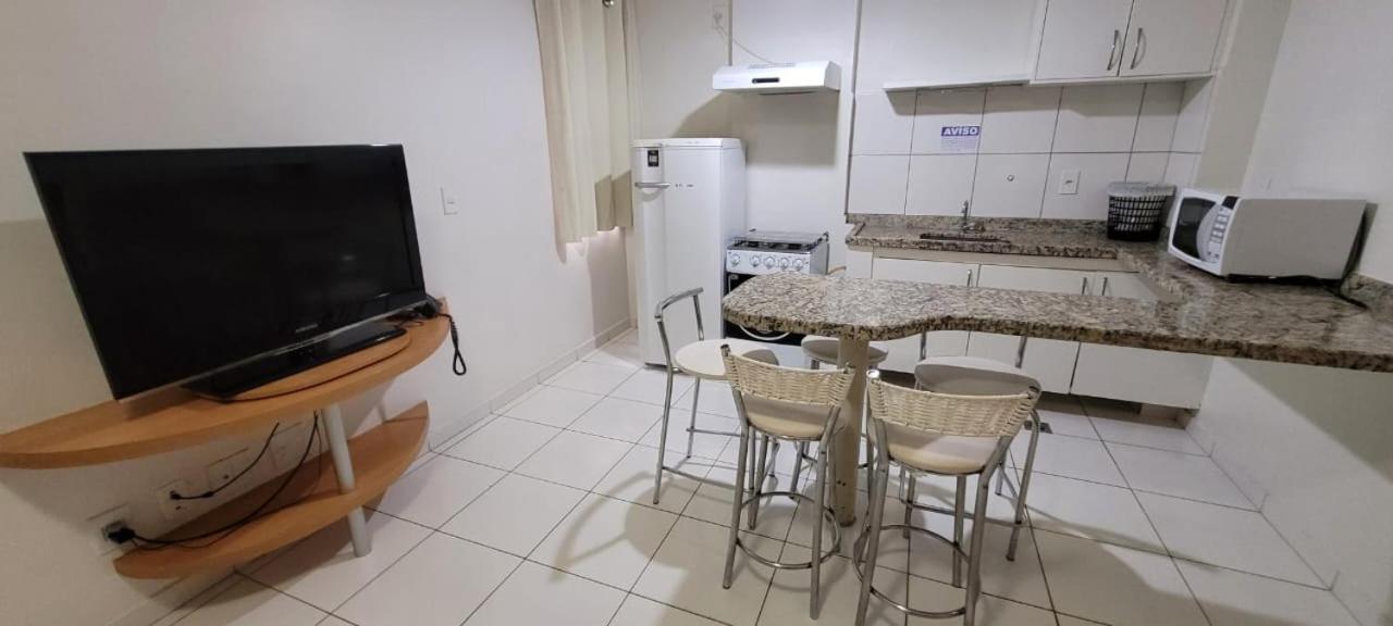 Apartamento Golden Grande 866 - 02 Quartos - 6 Adultos E 1 Crianca Ate 5 Anos - - Goias Caldas Novas
